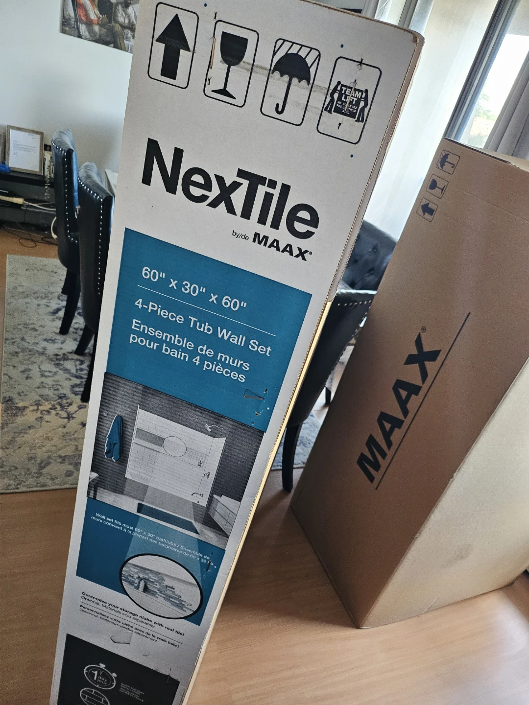 Nextile by Max - Tub Wall set w/shower door