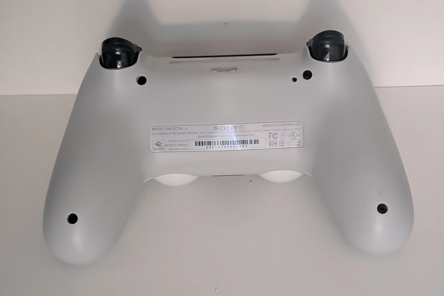 Well-kept 1TB PS4 Slim w/ Controller & Cables - $150 - photo 5