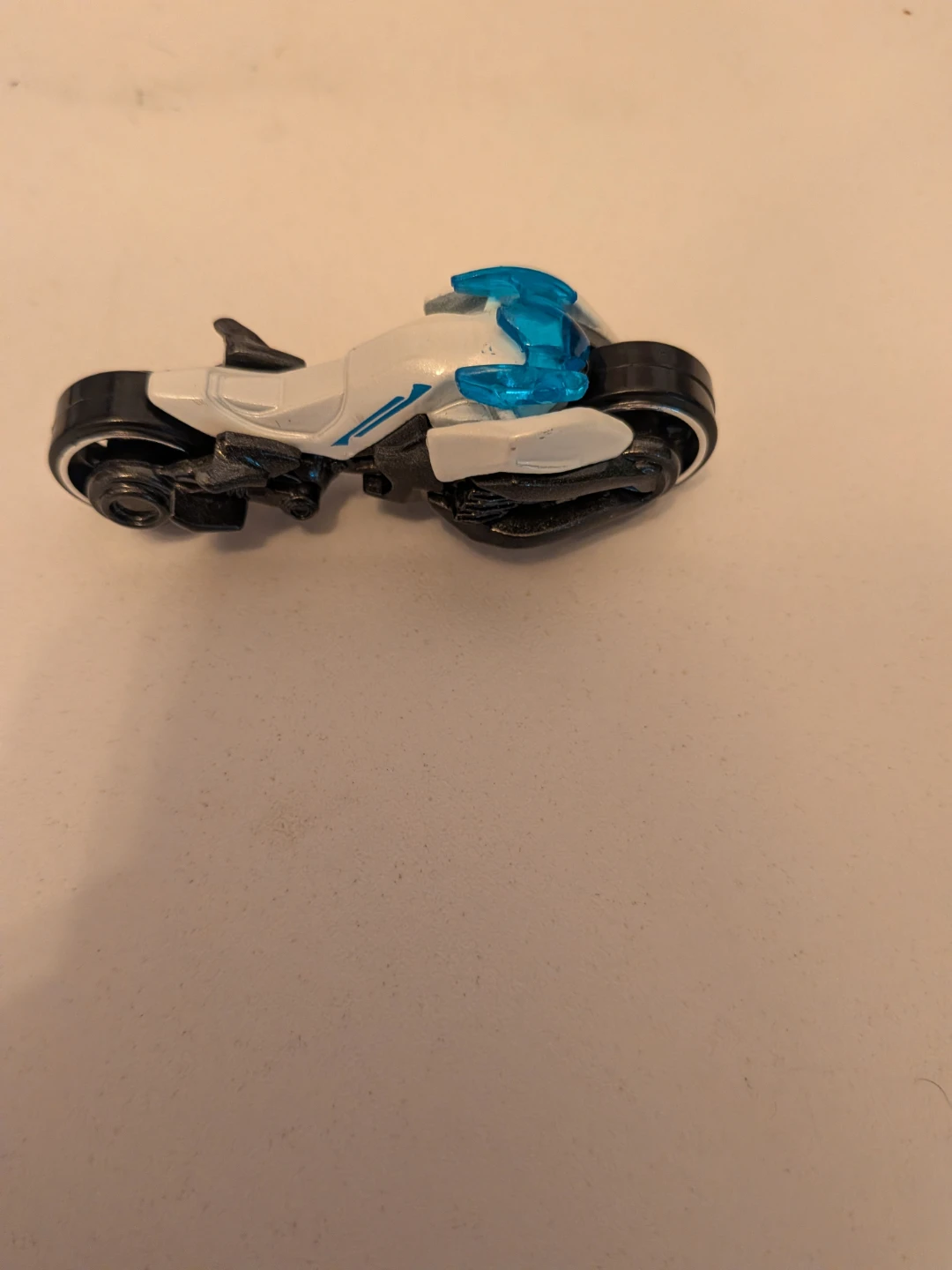 Hot Wheels Tron Light Cycle Toy - photo 3