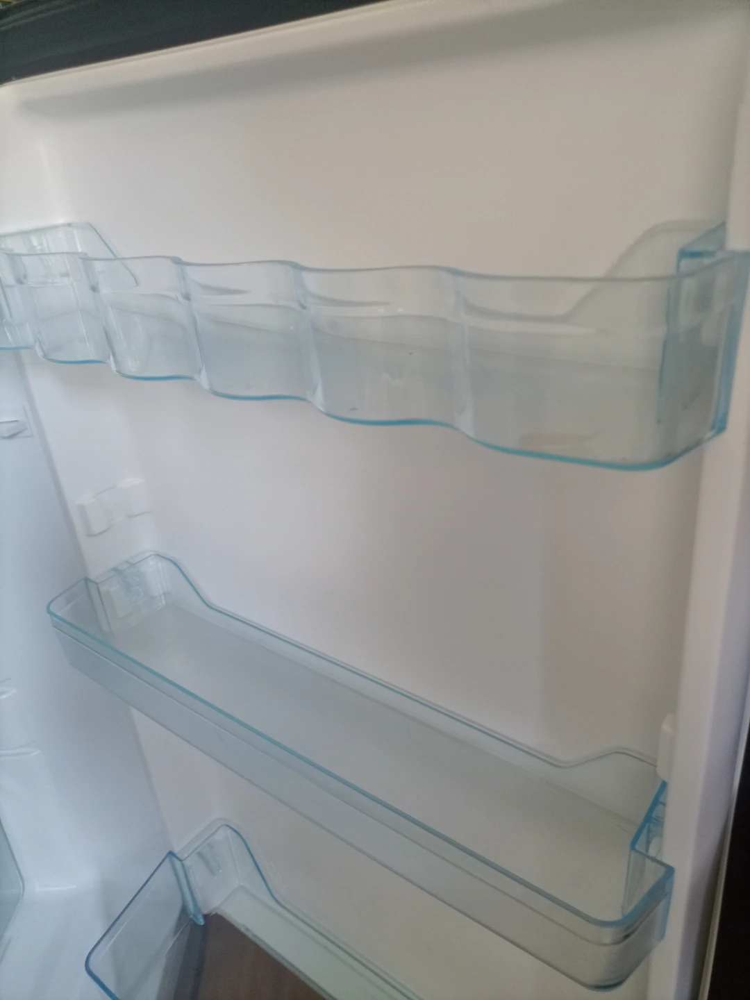 Mini refrigerator - photo 4
