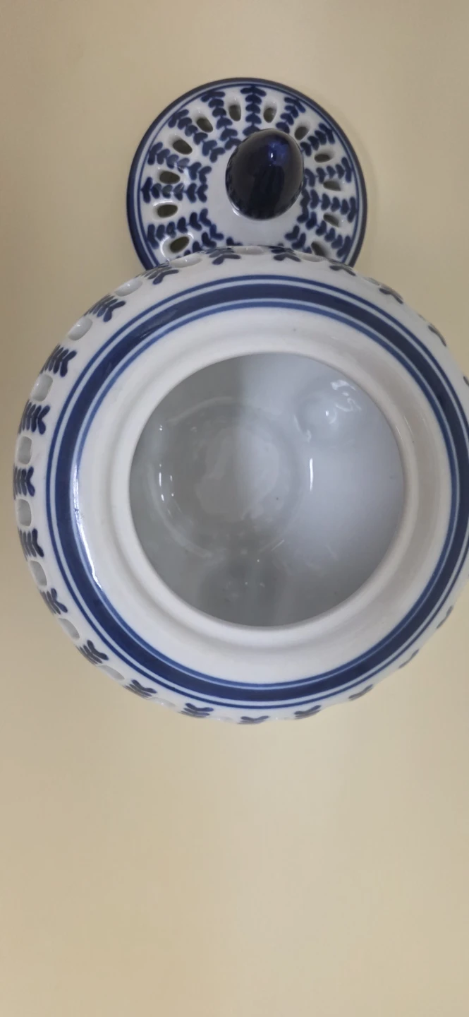 Bombay Blue and White Ceramic Incense/Potpourri jar - photo 4