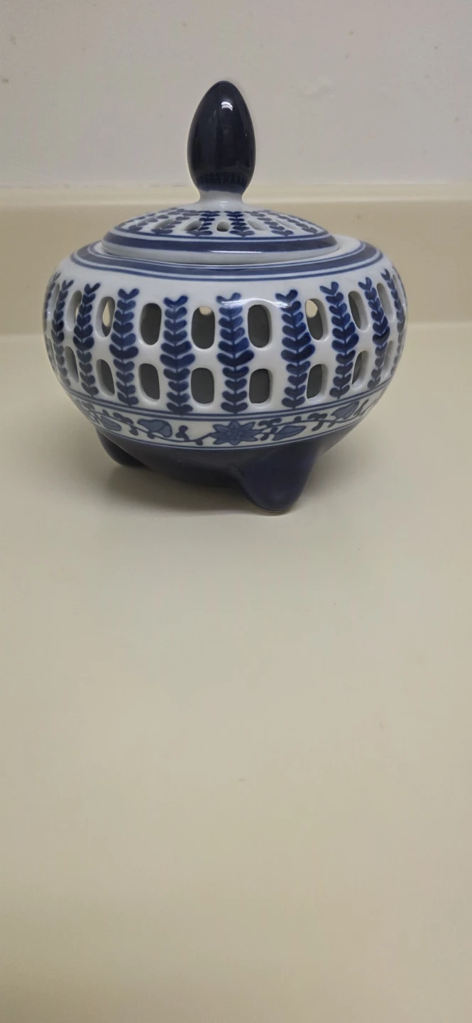 Bombay Blue and White Ceramic Incense/Potpourri jar - photo 5