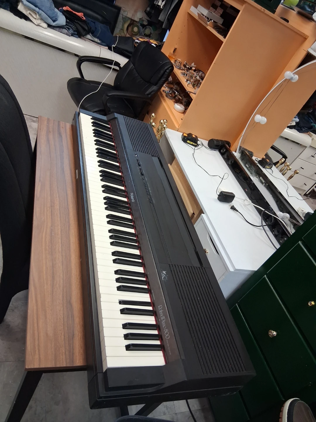 Roland Digital Piano  5521w Belmont av Chicago il - photo 2