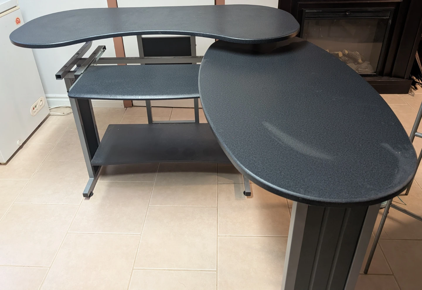Office desk and chair - photo 3