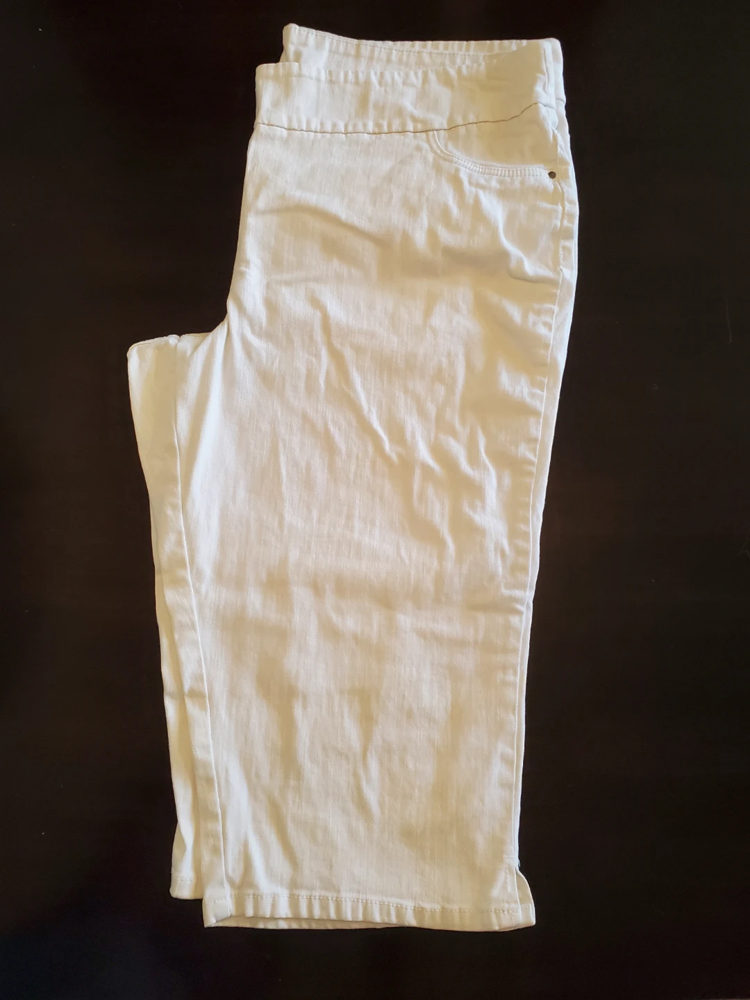 Plus Size White Cotton/Denim Capris