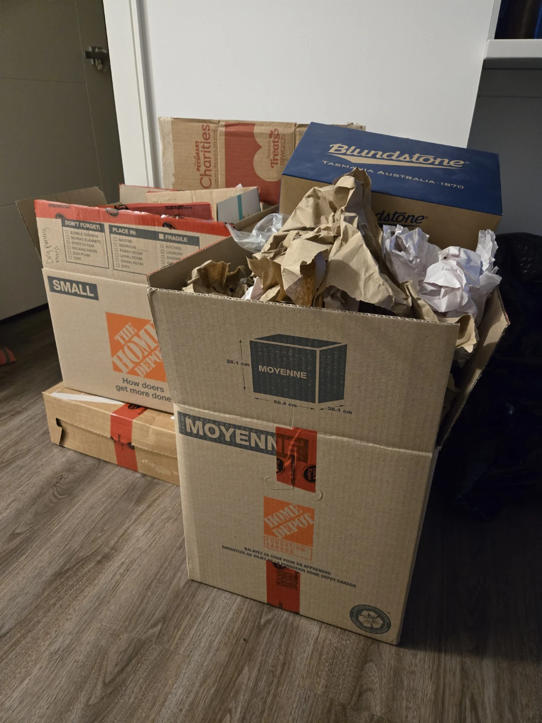 Free moving boxes