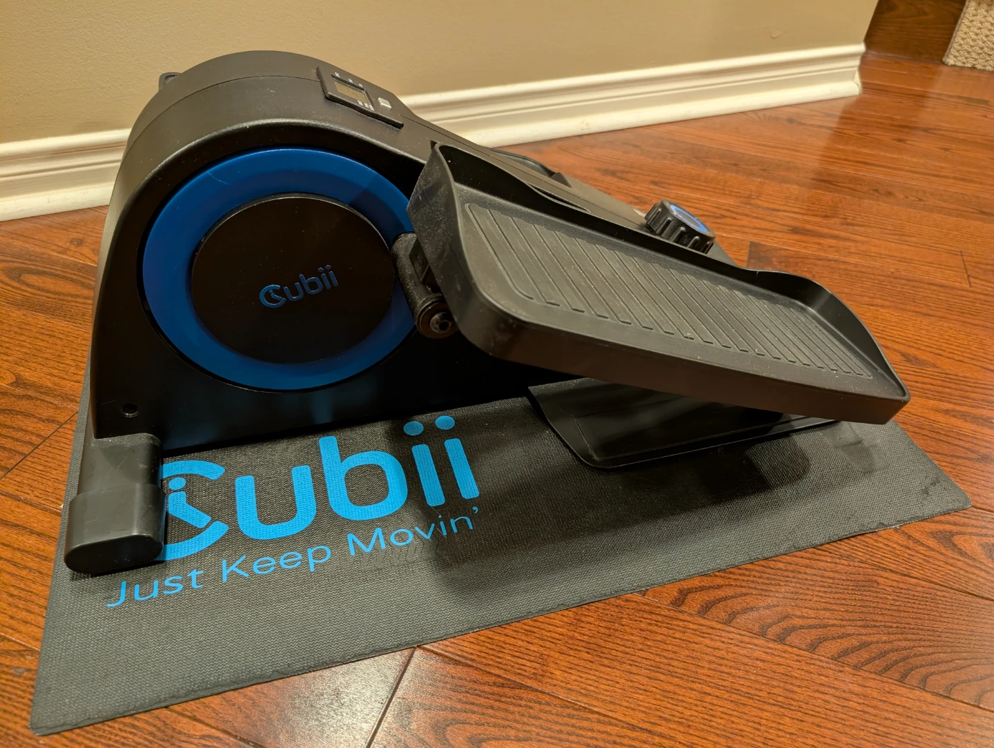 EUC - Cubii F3A2 Compact Under Desk Elliptical