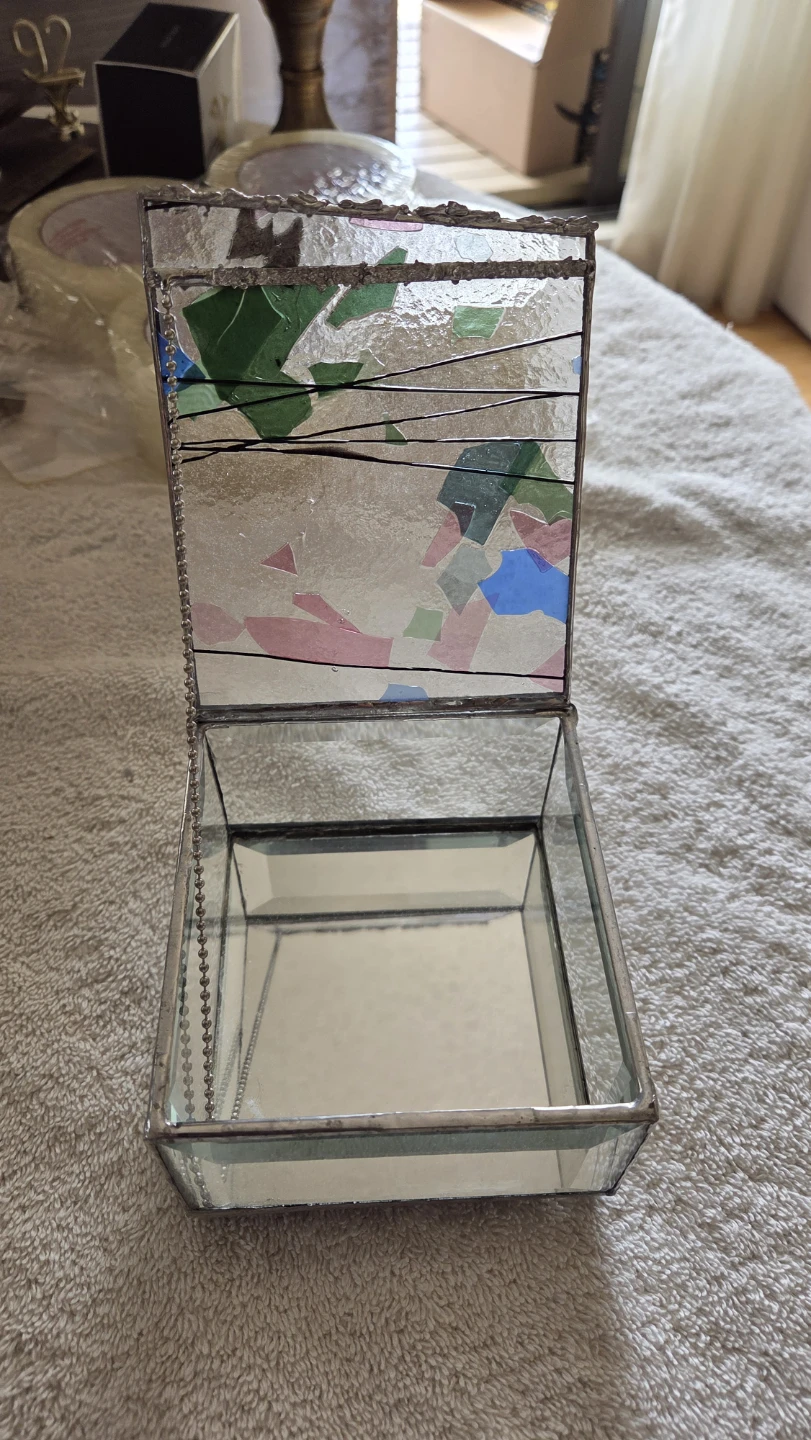 Glass jewelry box with silver and colored decor - photo 2