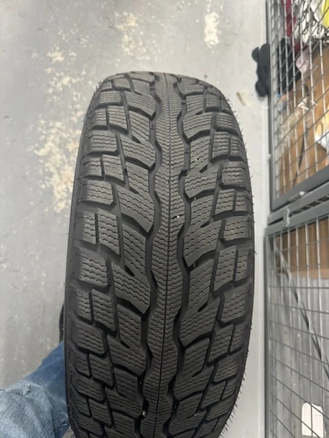 Royal Tiger Paw Winter Tire 235/60R18 4pc