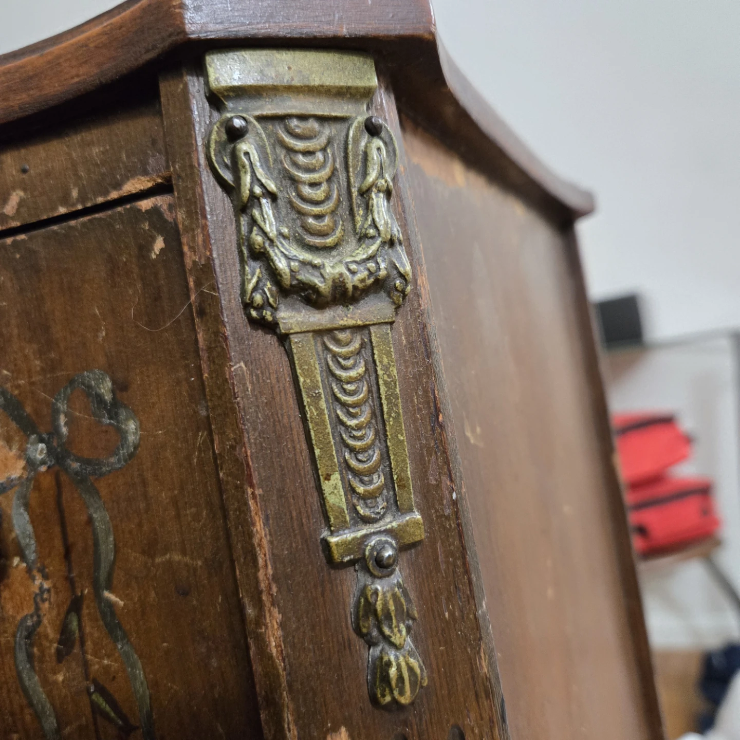 Antique 3-Drawer Wood Cabinet with Decorative Painting - photo 3