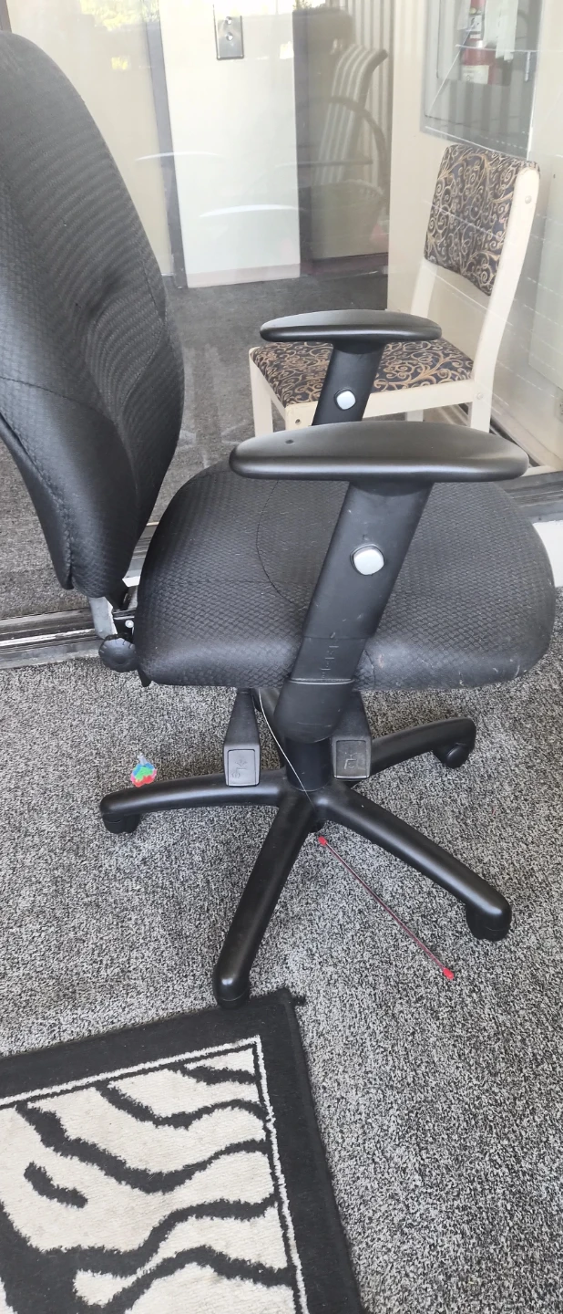 Black Office Chair - photo 5