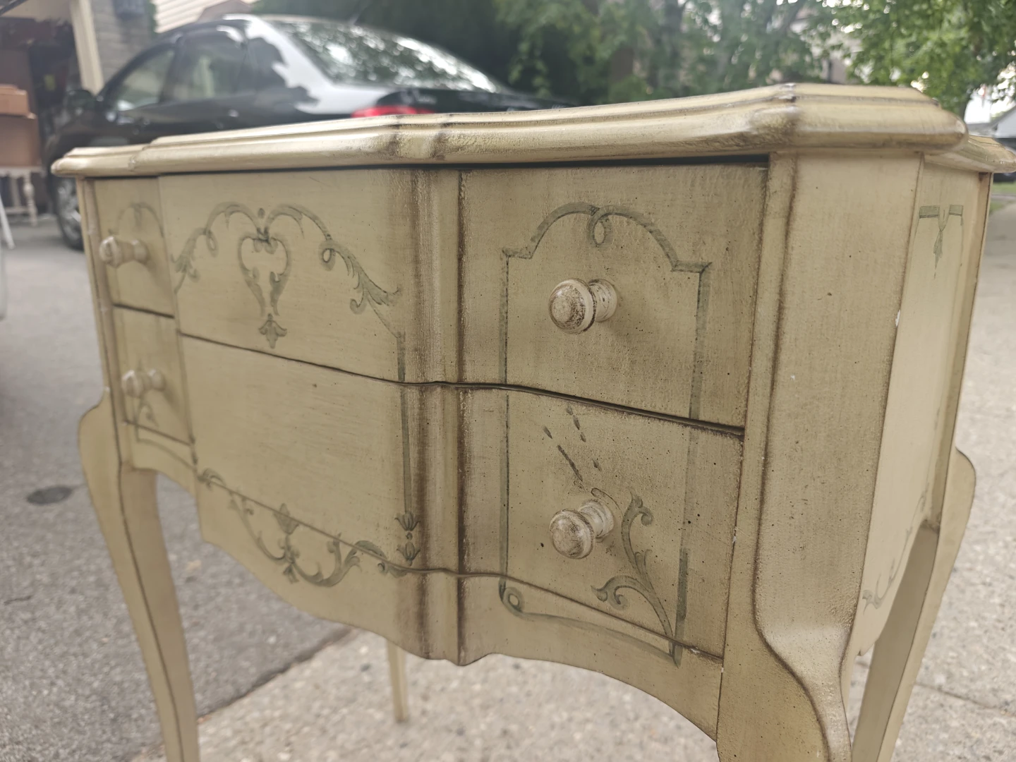 Vintage French Provincial End table / Night Stand - photo 3