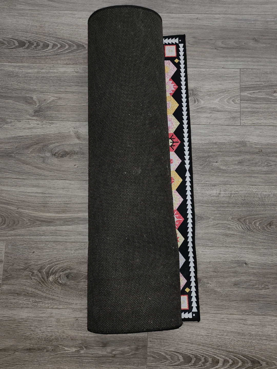 Geometric pattern area rug - photo 2