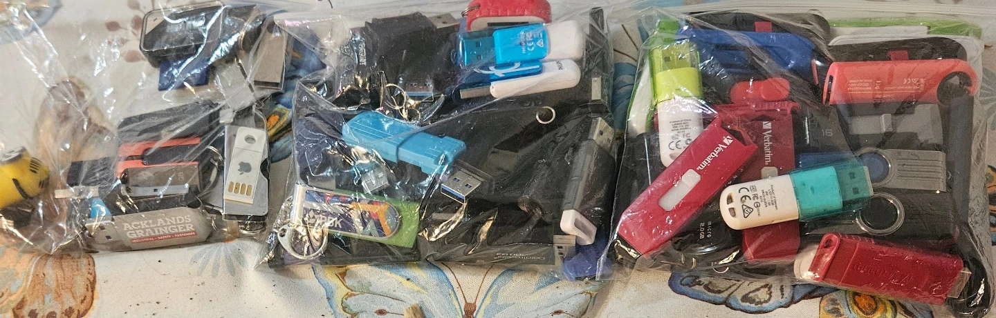 Mixed USB Flash Drives Lot