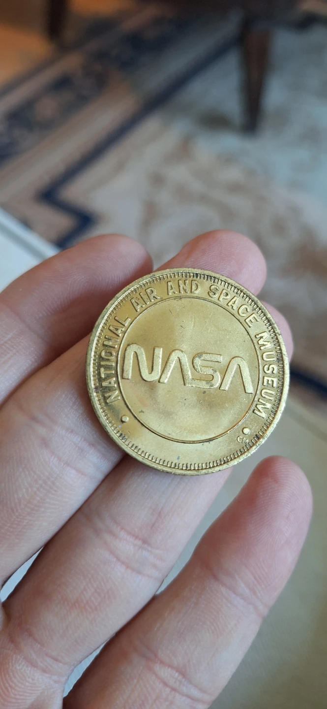 NASA Apollo XVII Last Lunar Mission Commemorative Coin - photo 2