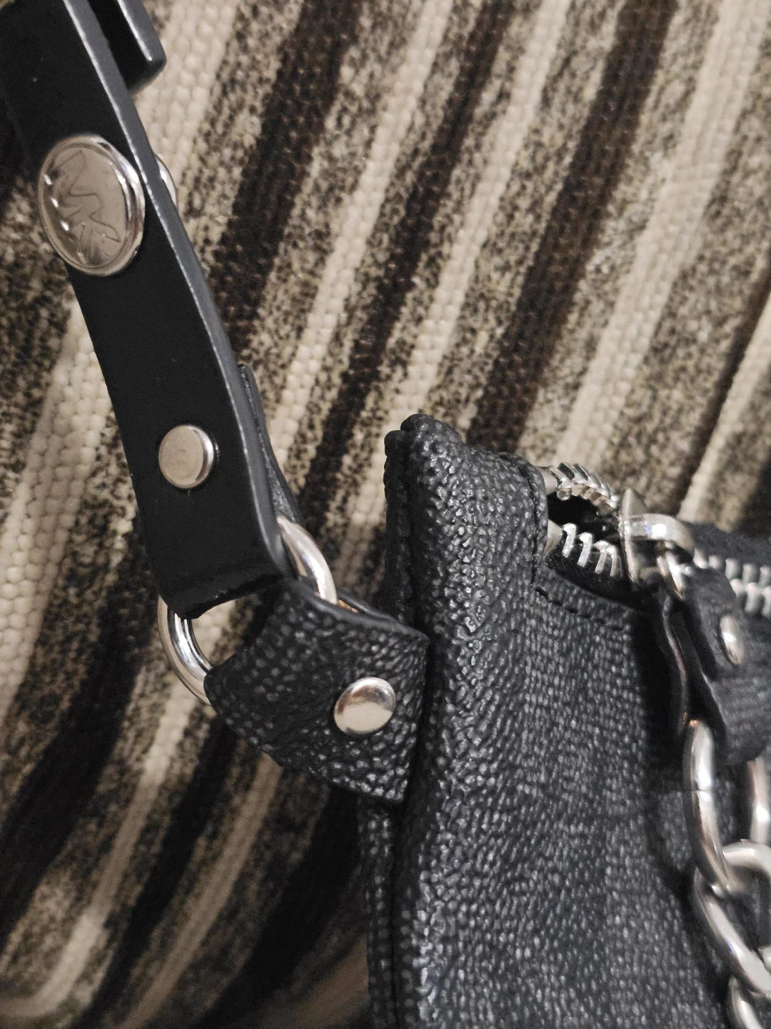 Michael Kors Black Faux Leather Clutch with Chain - photo 4