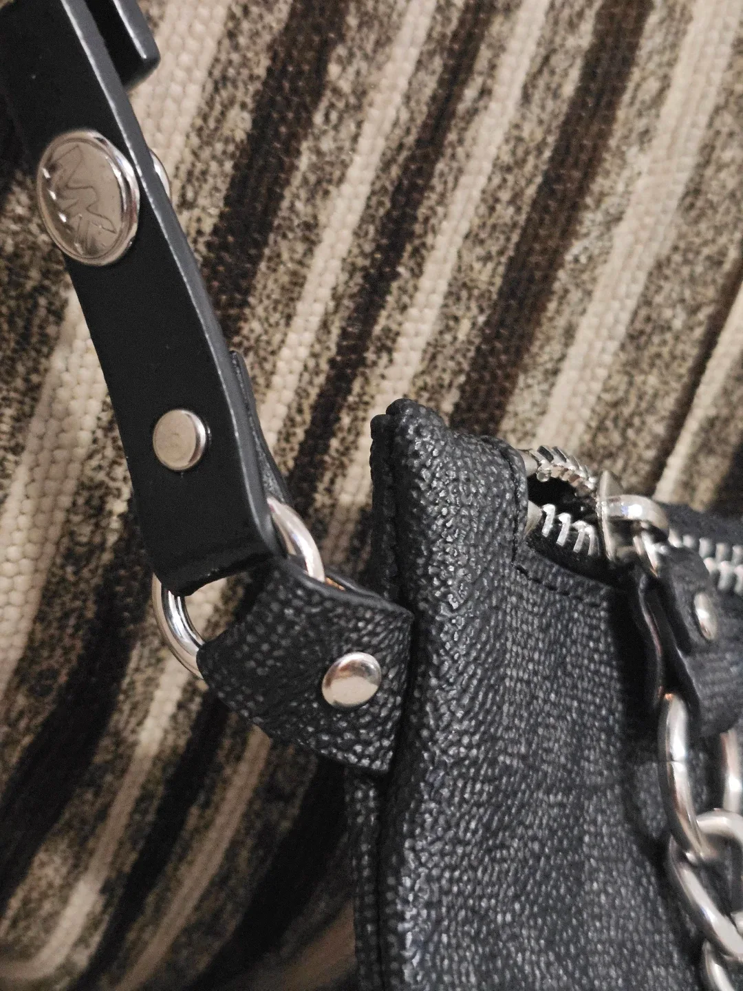 Michael Kors Black Faux Leather Clutch with Chain - photo 4