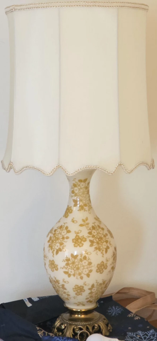 Vintage 2x Hollywood Regency Satin/Glass Lamps/Scalloped Shades - photo 4