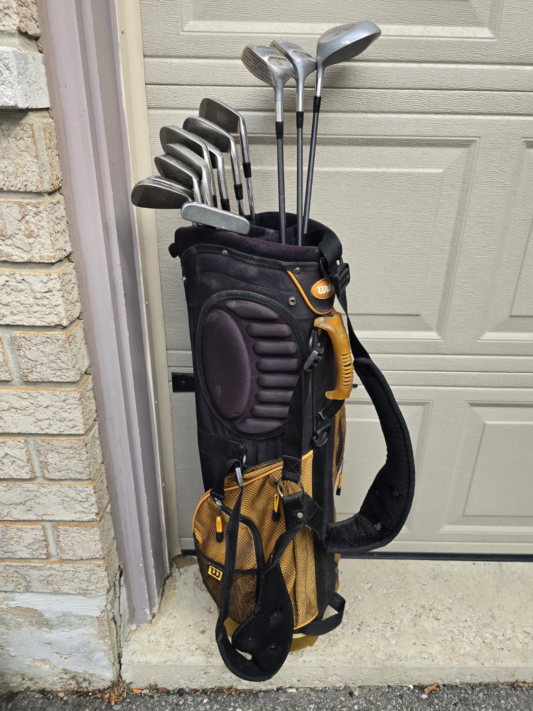 Complete left hand  golf set with wilson bag