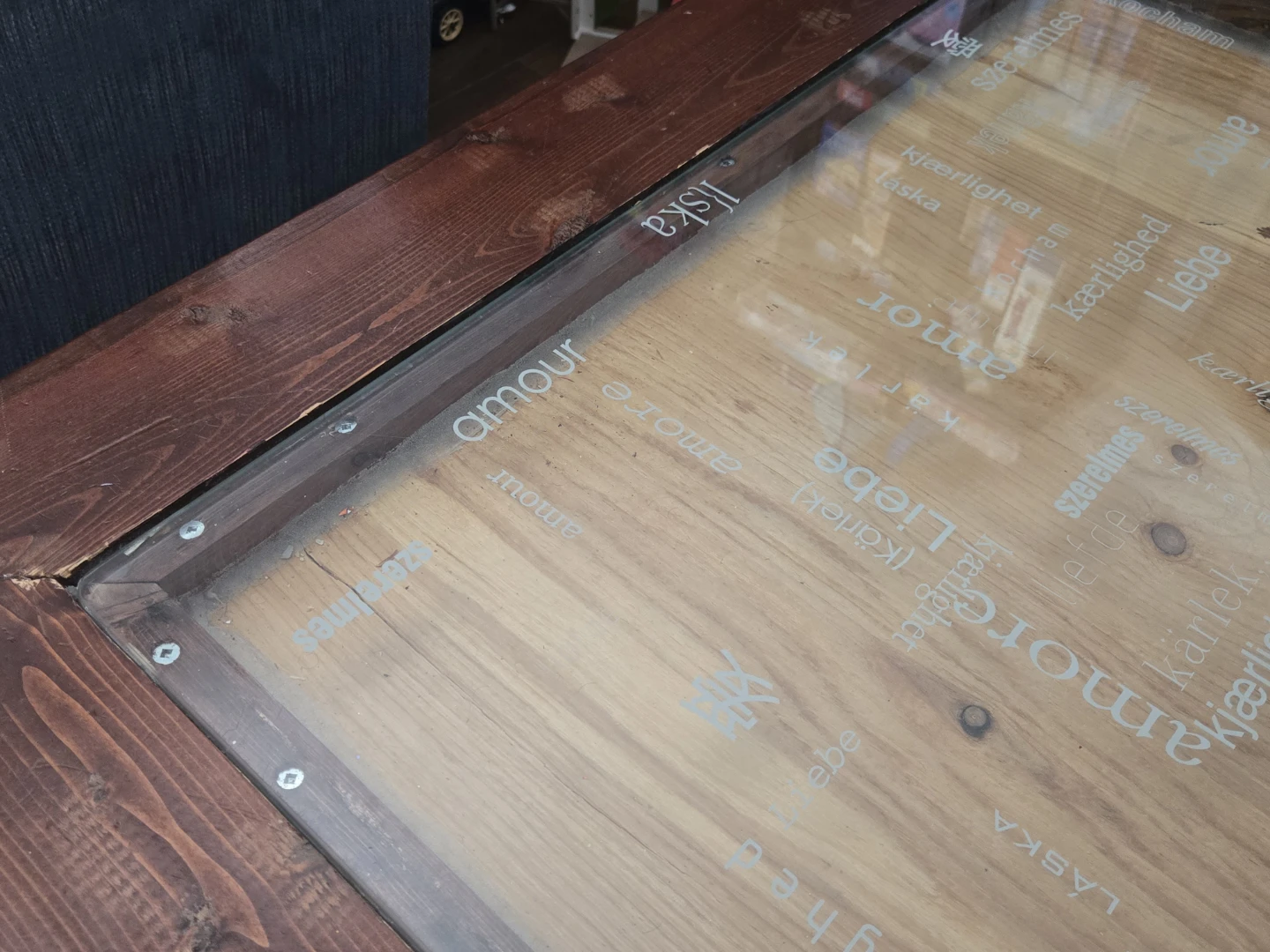 Large kids table/coffee table/display table - photo 2