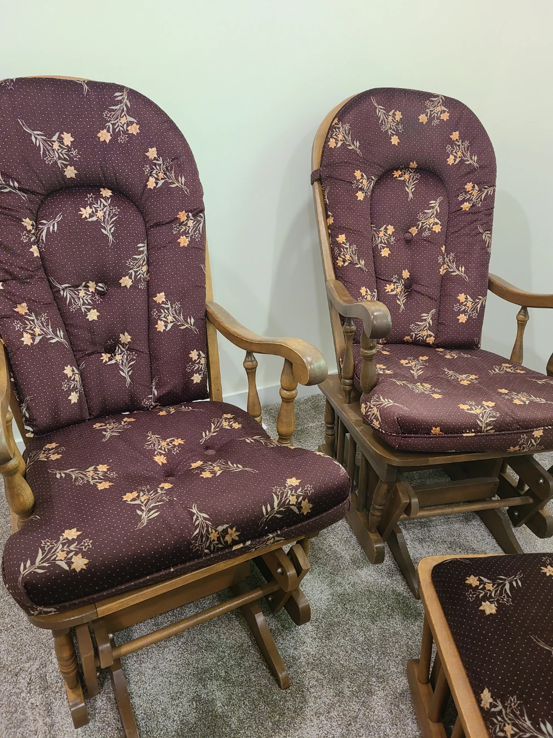 Wooden Rocking Chairs and Ottoman - photo 2