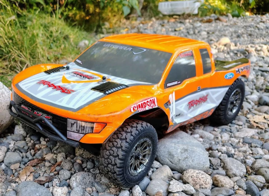 Vaterra Ford Raptor 1/10 4WD RC Truck - Full RTR Bundle