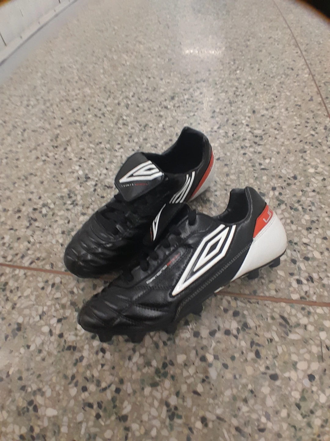 Umbro Soccer Cleats Men's Size 9 - photo 2