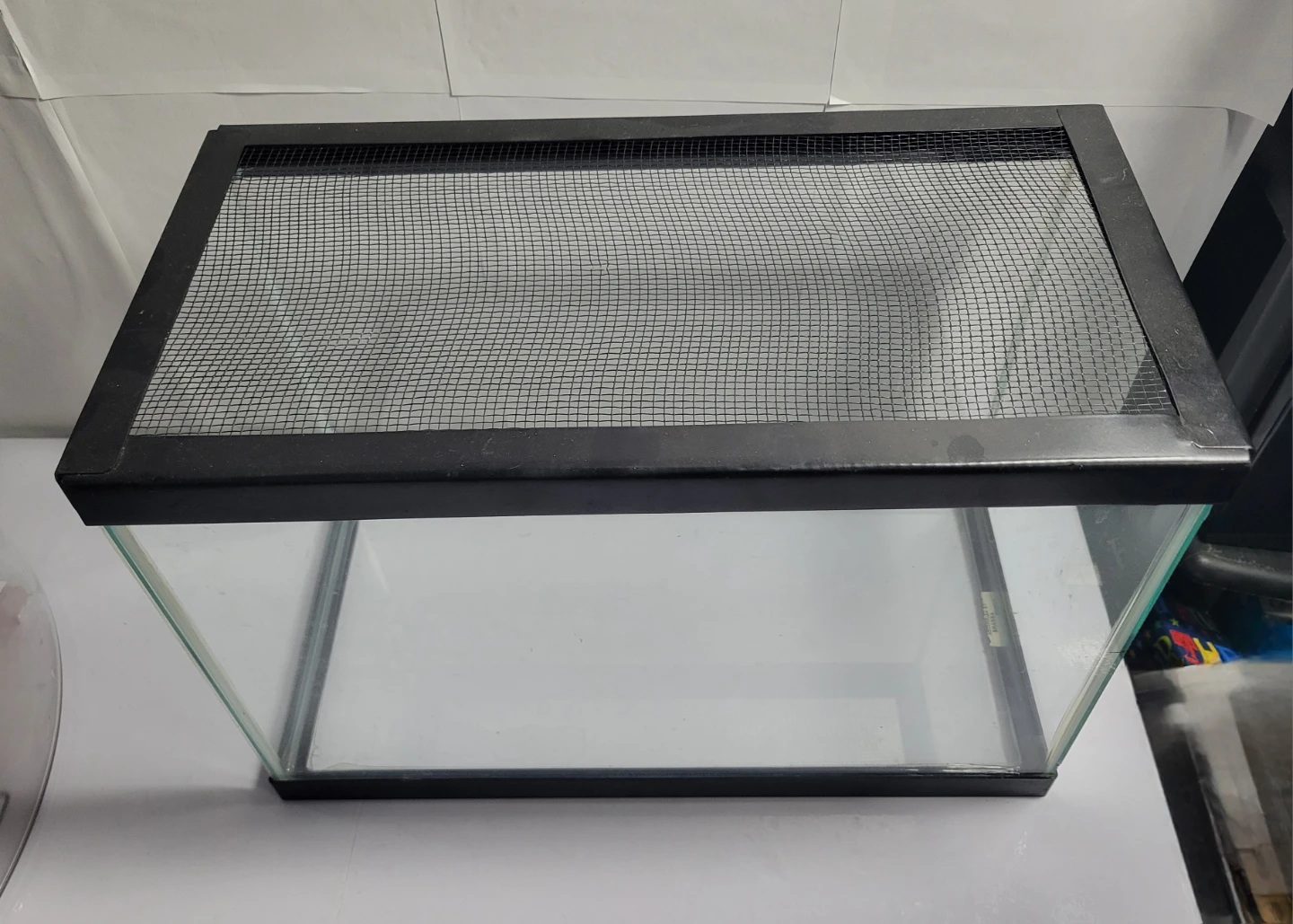 Glass Terrarium with Mesh Screen Lid - photo 2
