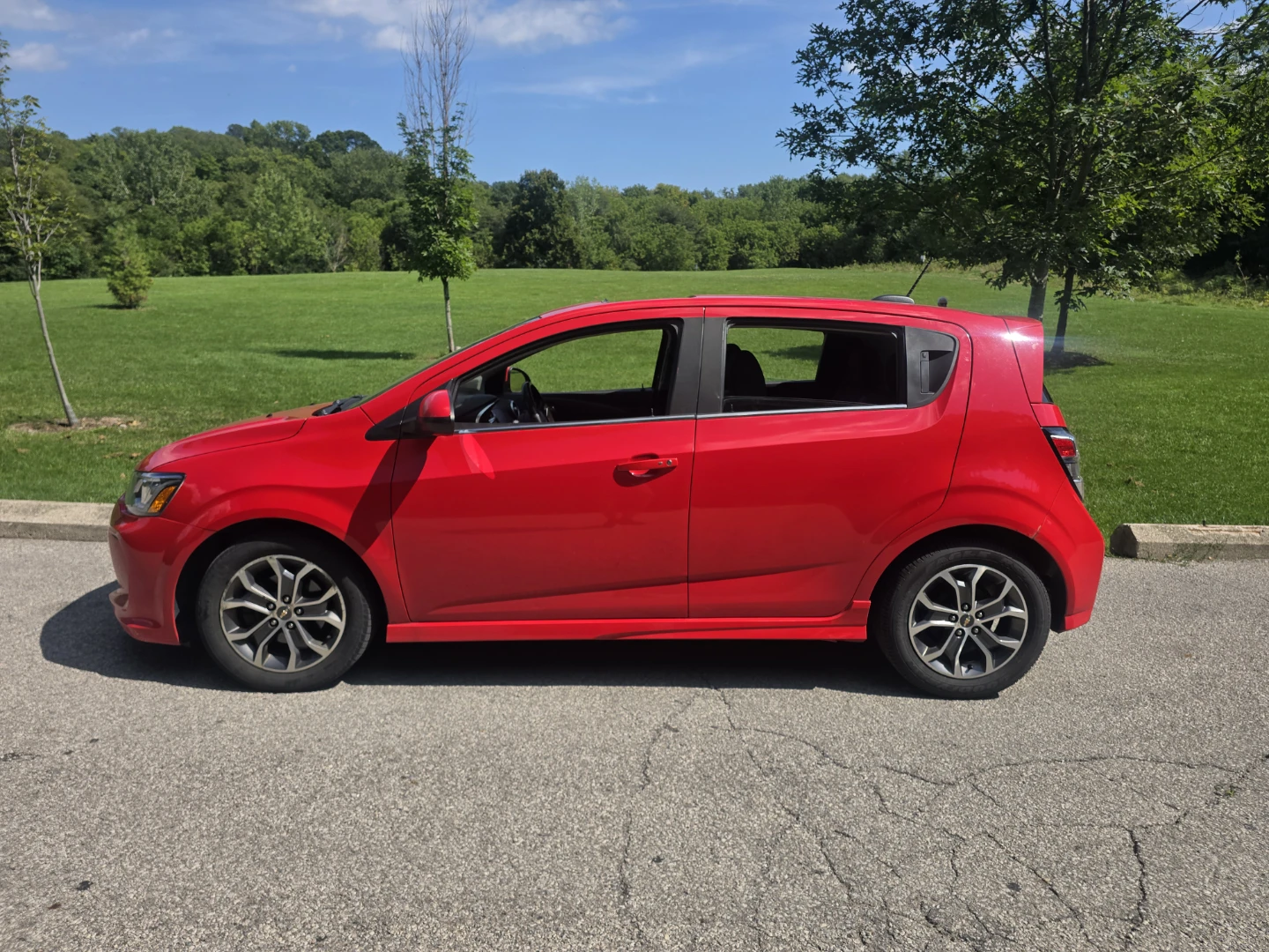 2017 Chevrolet Sonic Turbo RS Hatchback - photo 4