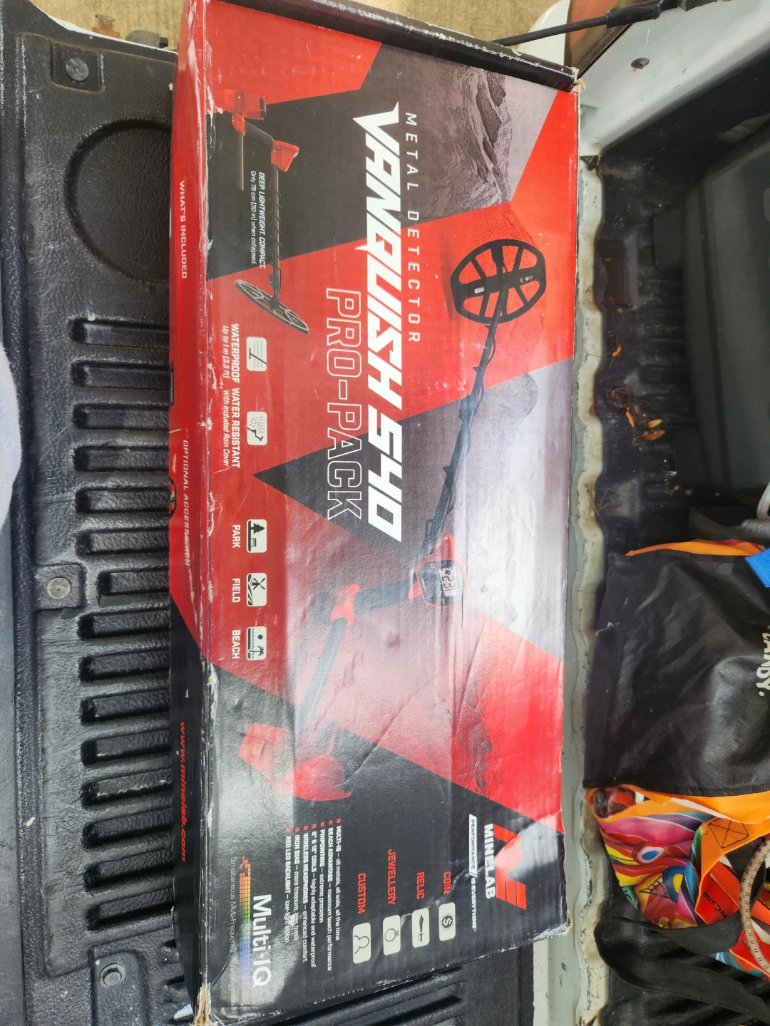 Minelab Vanquish 540 Pro Pack Metal Detector
