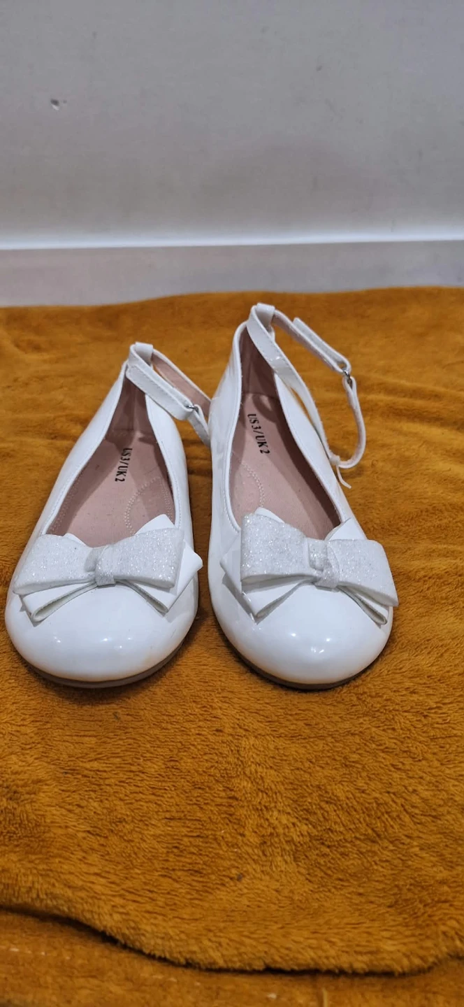 Flat shoes for a girl
