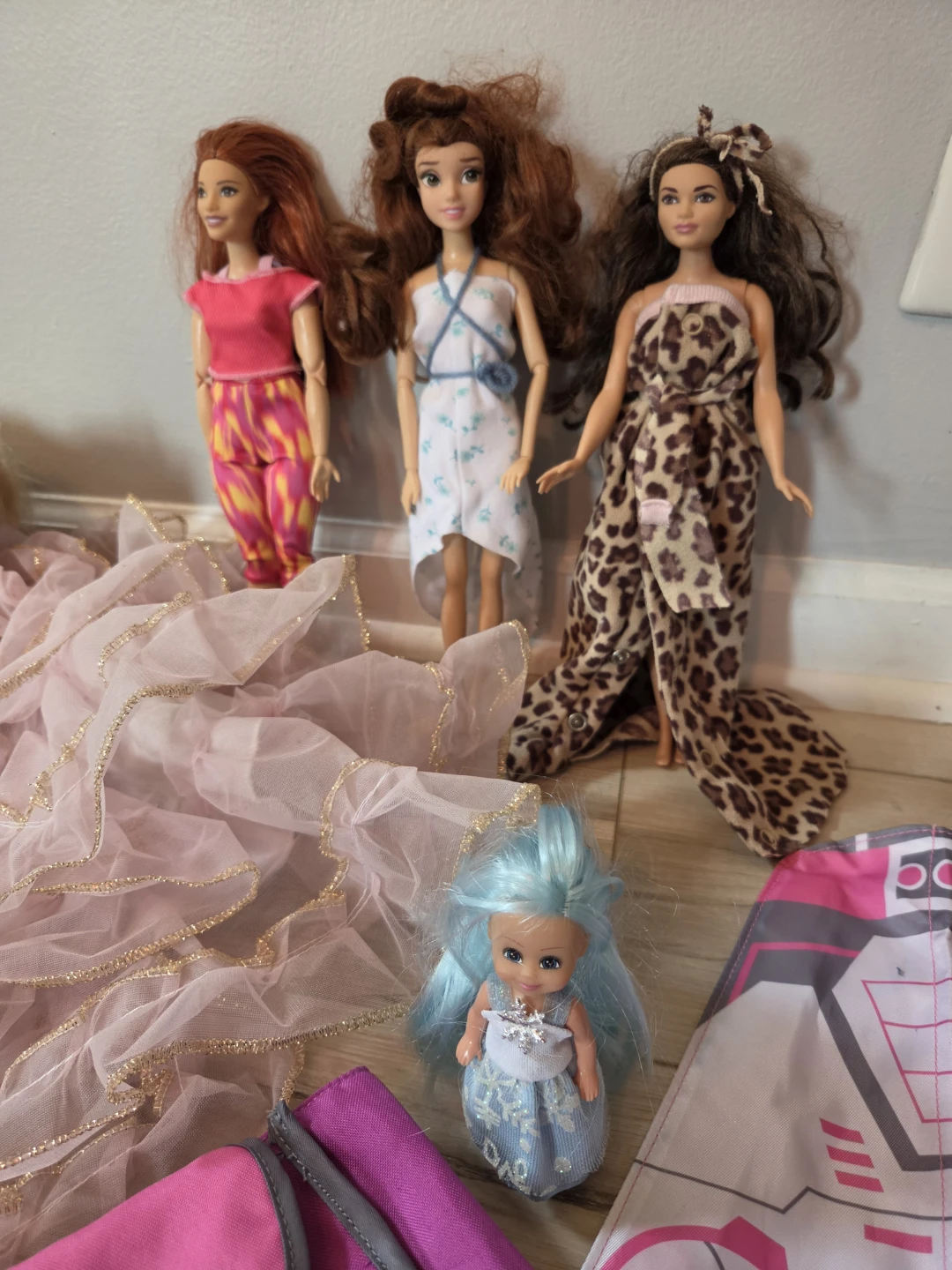 Toy Bundle Dolls, Plush, & Bags - photo 2