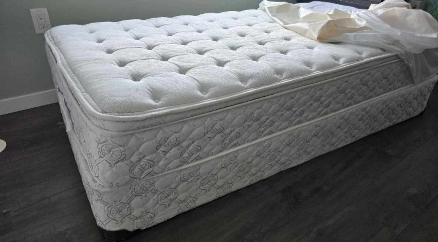 Single bedframe with mattress - photo 3