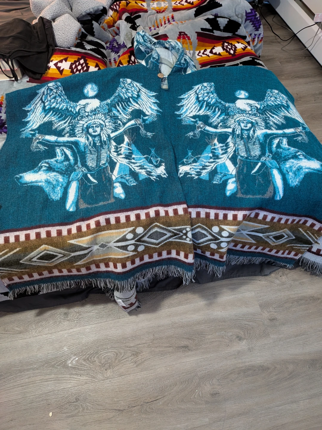 Old Tribes Hooded Poncho - photo 2