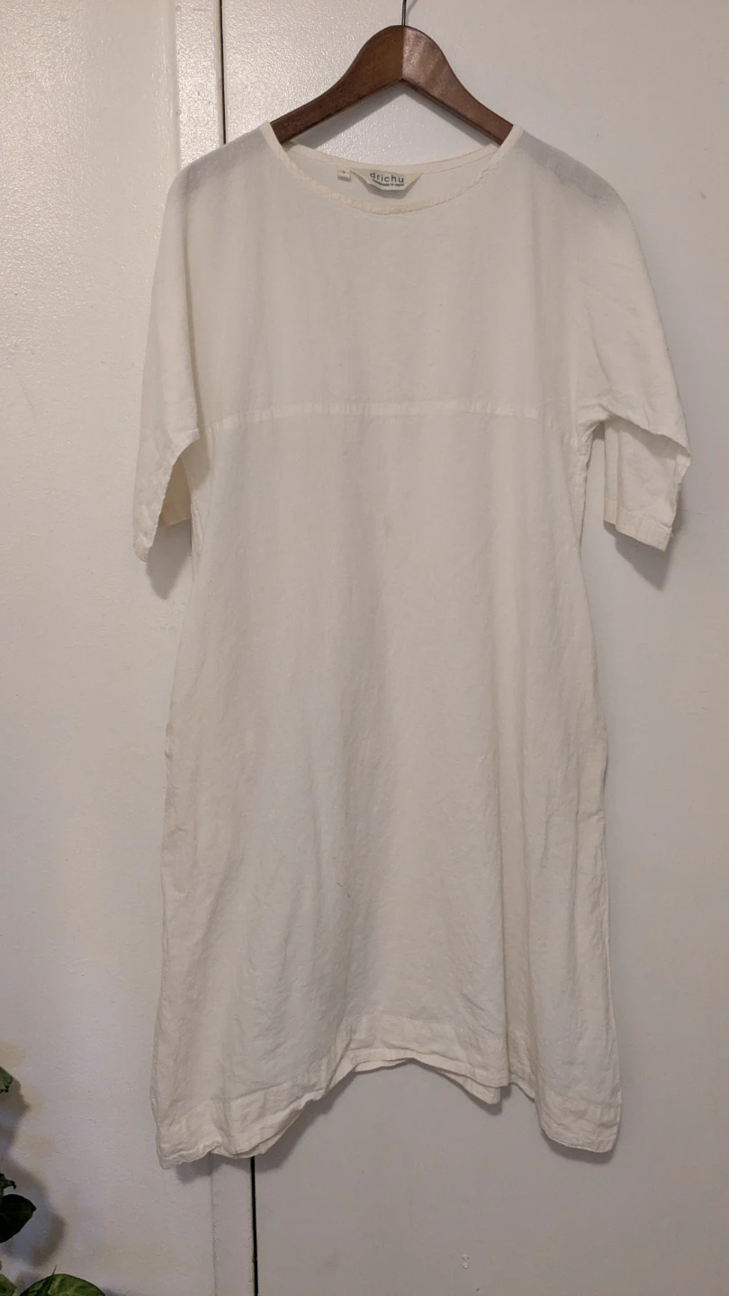 Drichu Handmade in Nepal White T-Shirt Dress Size S