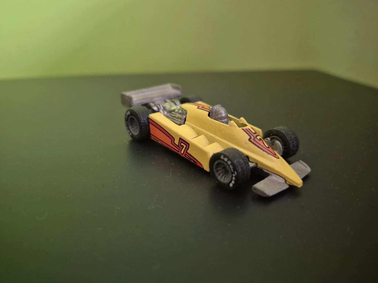 Hot Wheels Turbo Streak Race Car