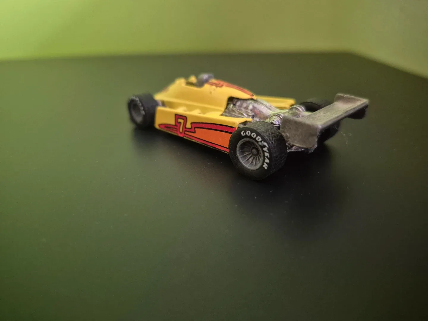 Hot Wheels Turbo Streak Race Car - photo 2
