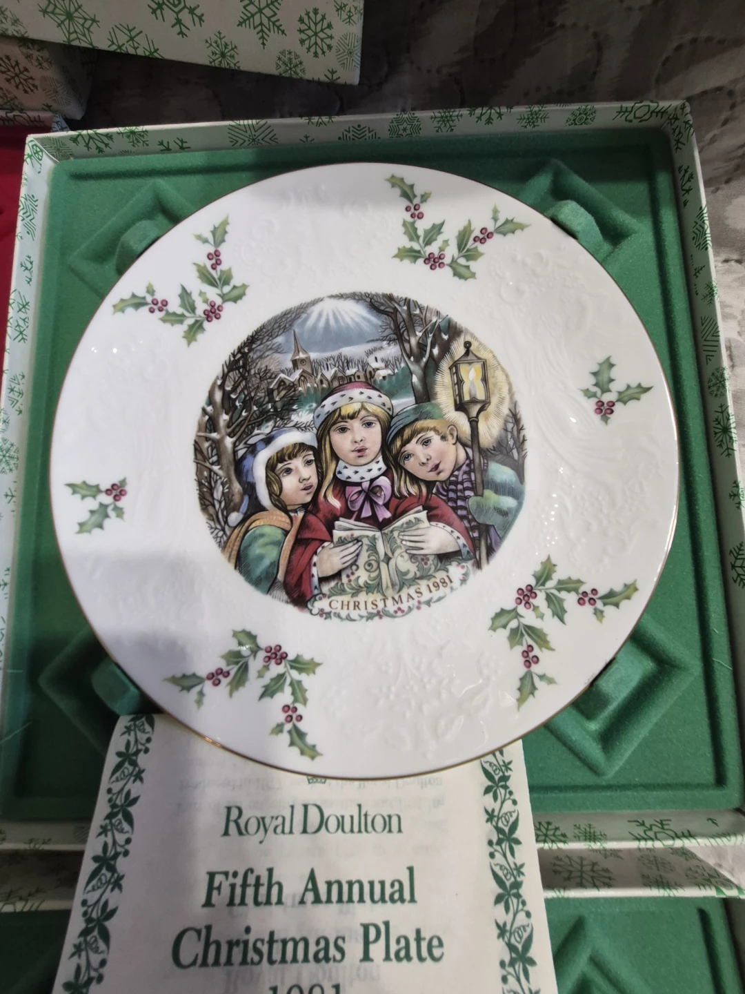 Royal Dalton 1st-6th of the series Christmas Plates - photo 4