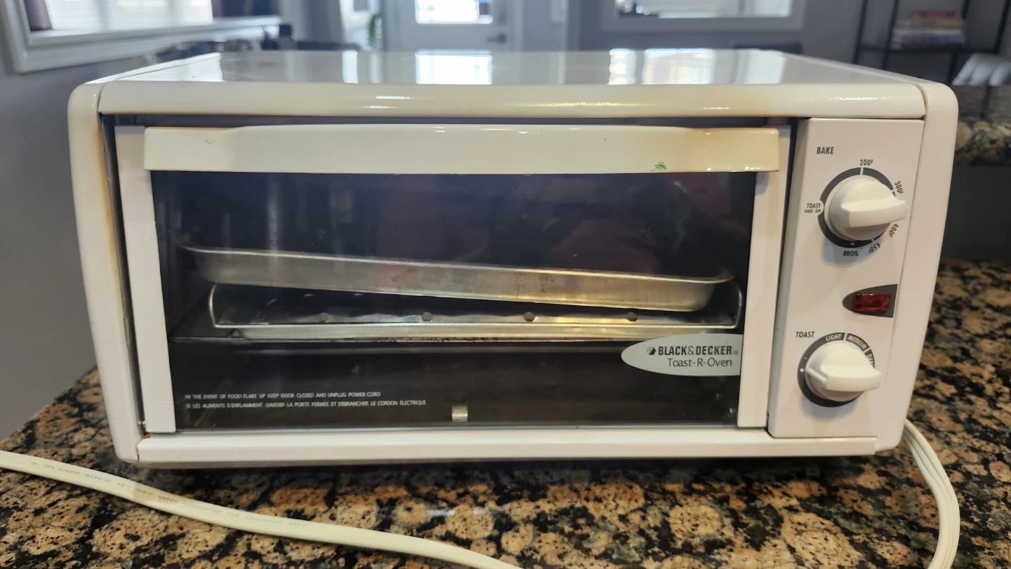 BLACK+DECKER Toast-R-Oven