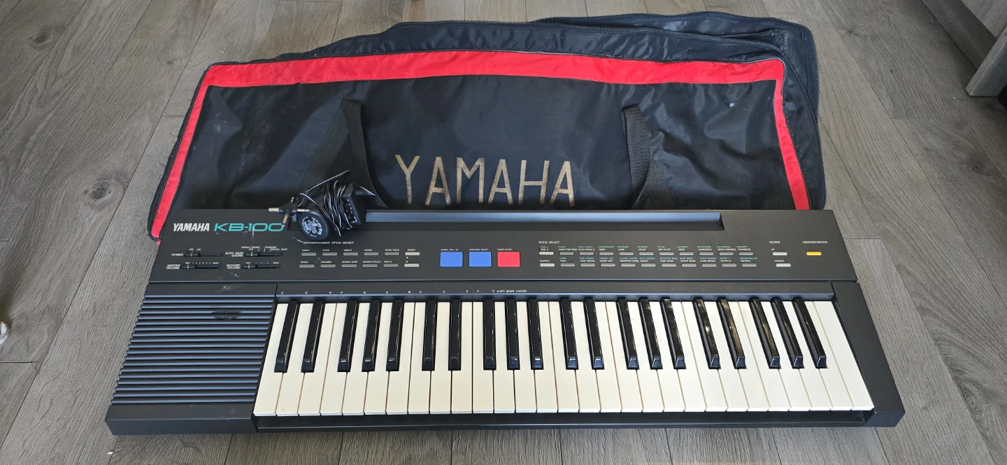 Yamaha KB-100 Keyboard with Gig Bag and Power Adapter
