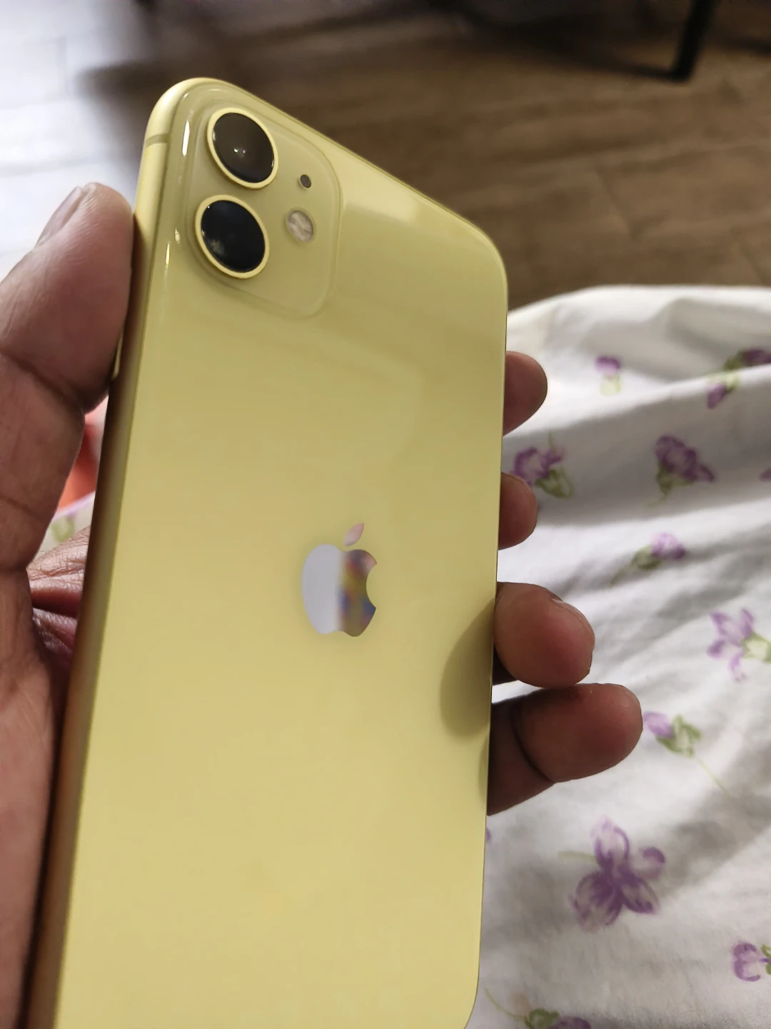 Apple iPhone 11 Yellow 128gb - photo 4