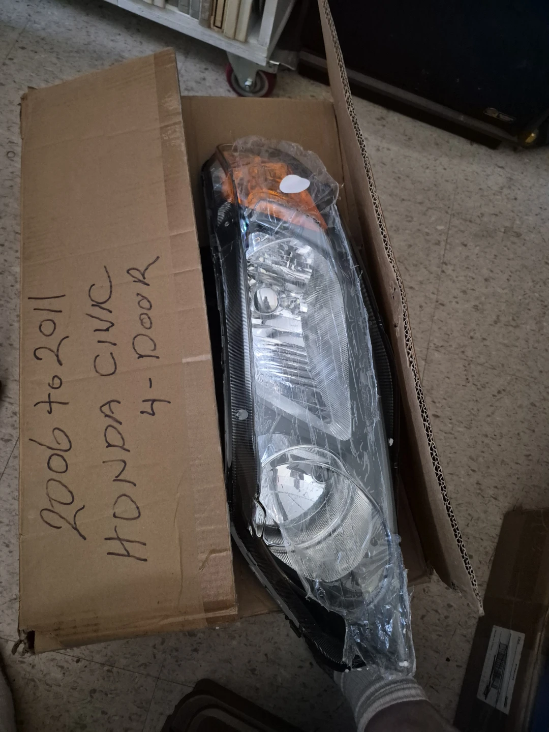 Honda Civic 4-Door Headlight (2006-2011) - photo 3