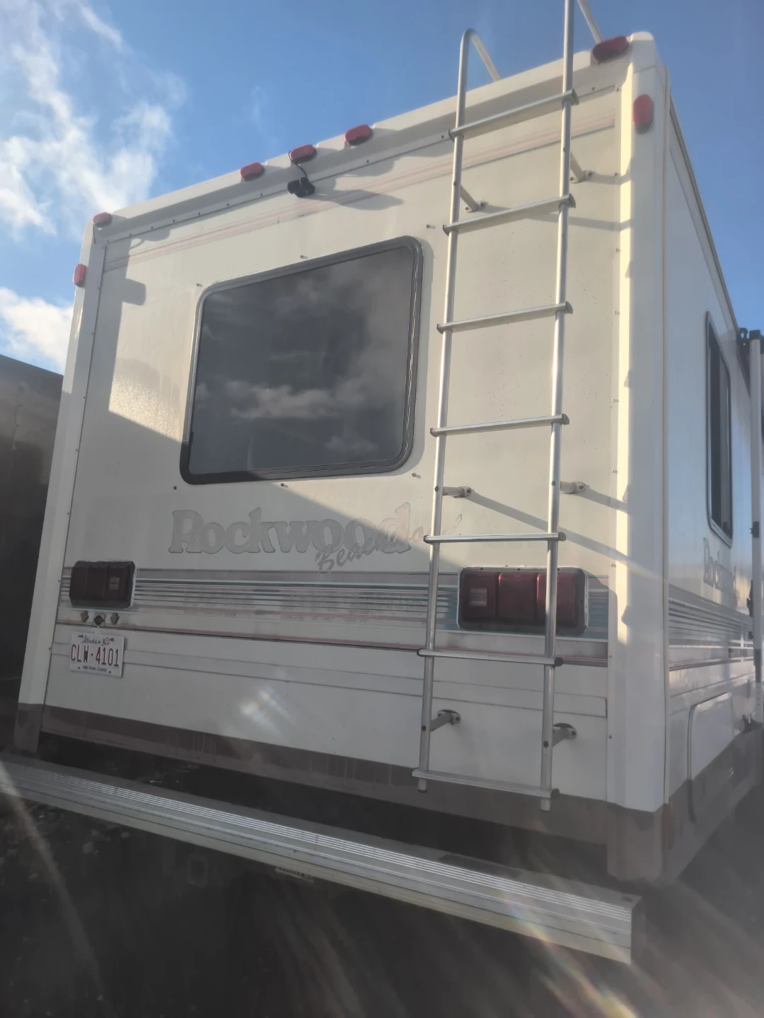 Rockwood RV Motorhome - photo 2