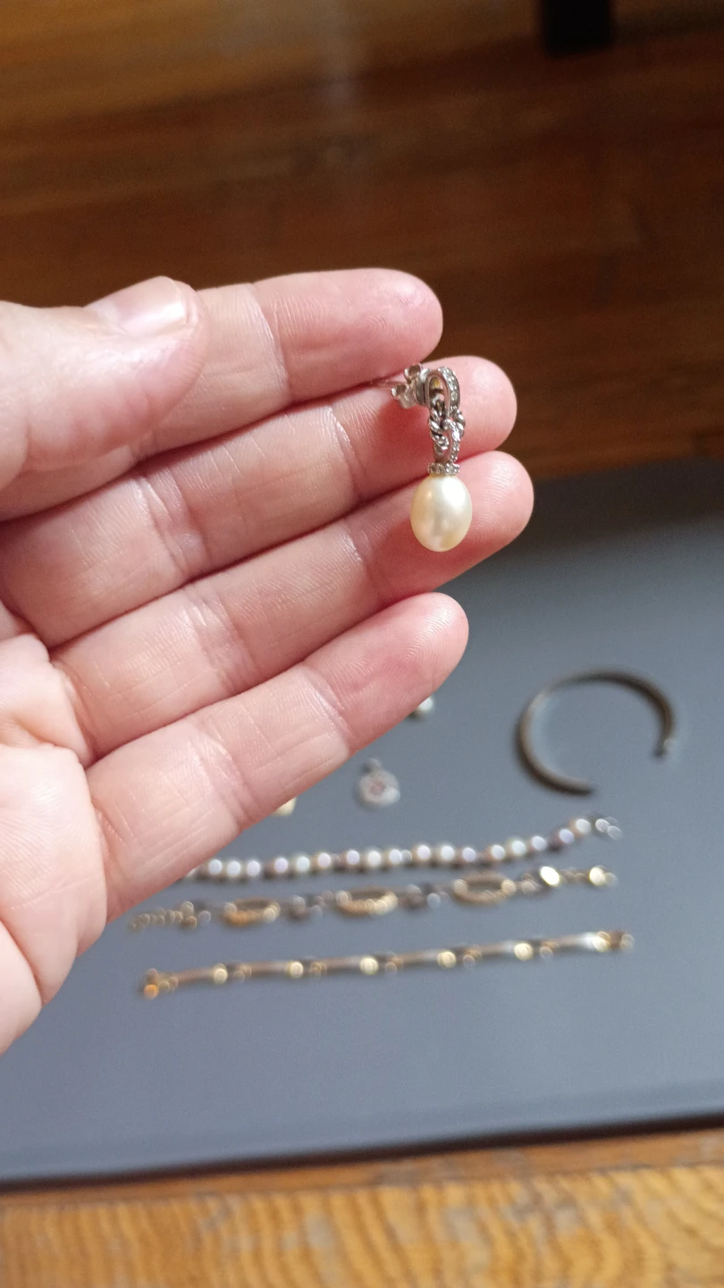 Assorted Jewelry Lot: Bracelets, Ring, Earrings, Pendant - photo 4