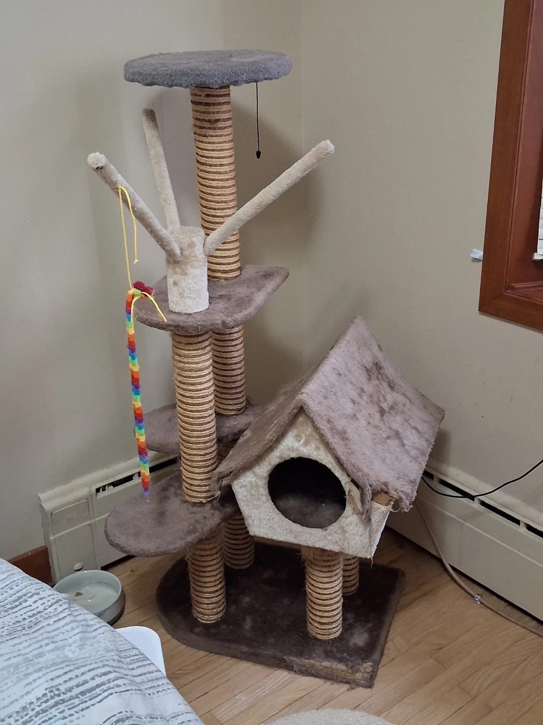 Cat Tree with Condo and Scratching Posts