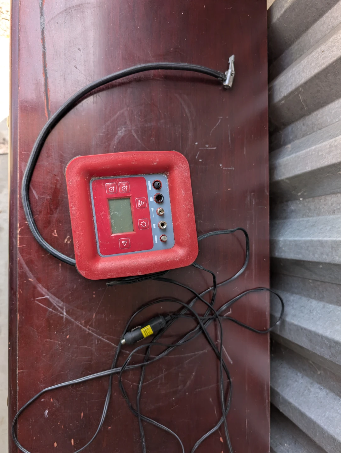 Motomaster Digital Compact Inflator 120 PSI - photo 4
