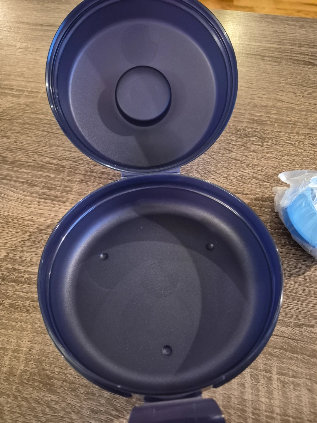 Tupperware Round Sandwich Keeper - photo 3