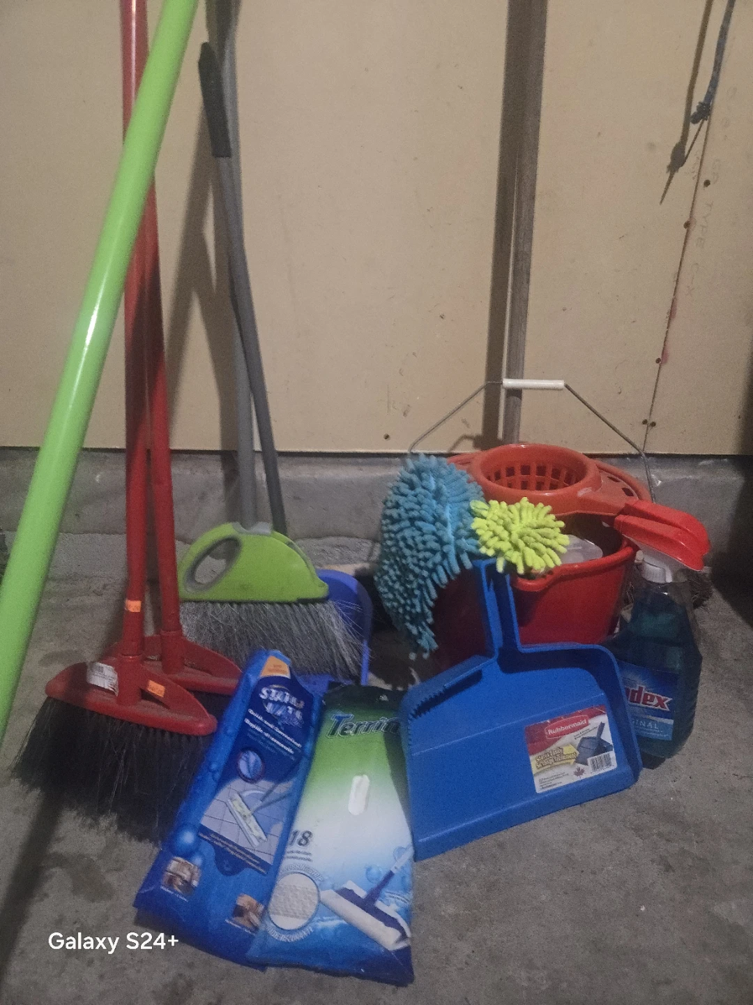 Cleaning Supplies Bundle - photo 2