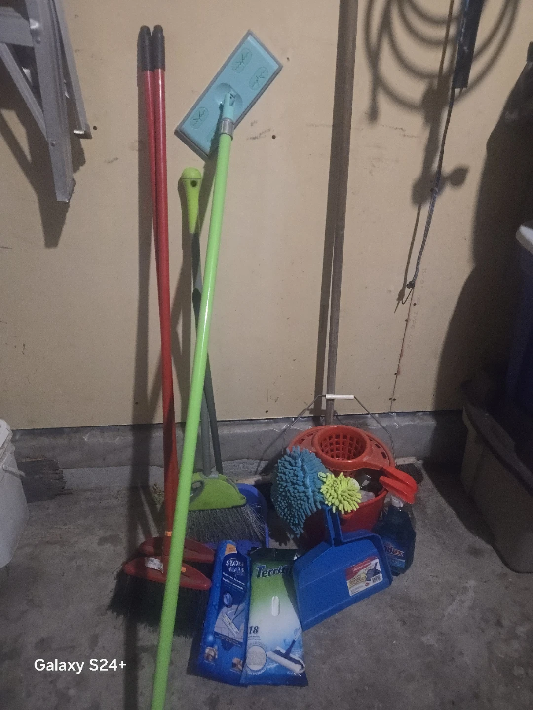 Cleaning Supplies Bundle - photo 5