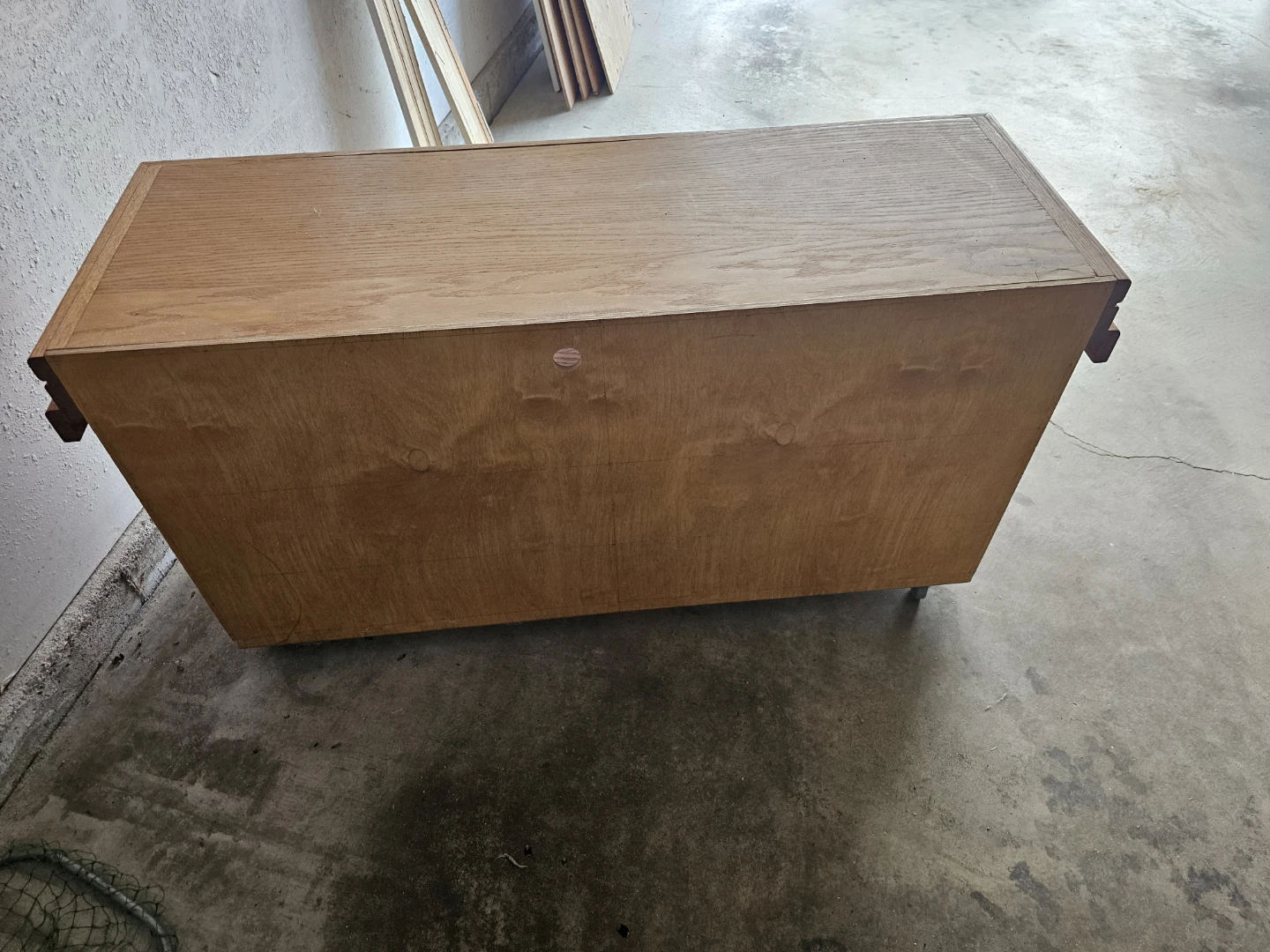 Wooden TV stand on wheels - photo 2